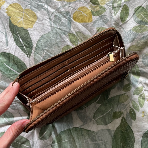 Fossil Zipper Wallet - Picture 4 of 6